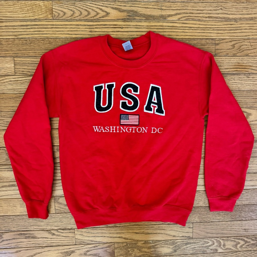 Gildan Red USA Washington DC Crewneck Sweater